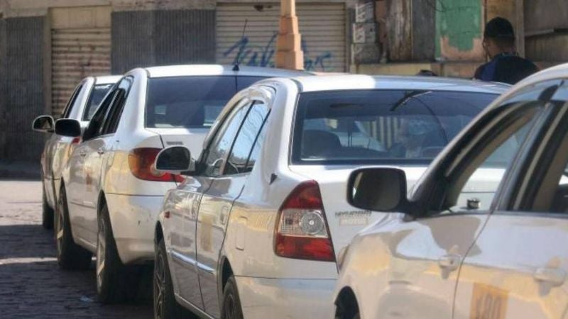 Taxistas paralizan sus unidades por extorsión