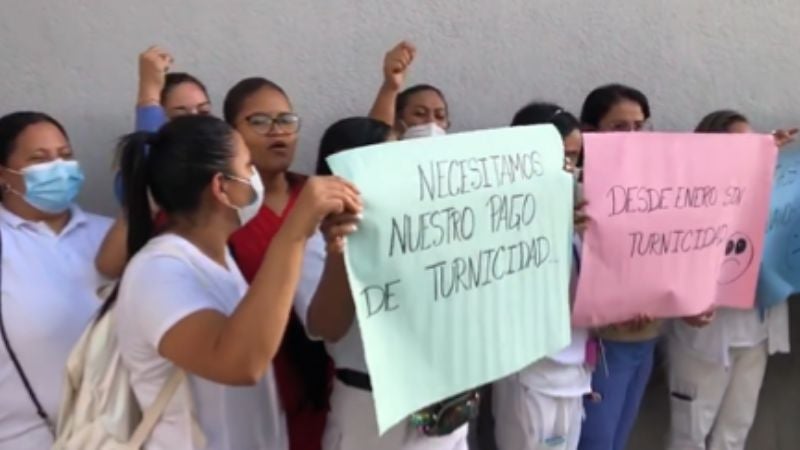 Enfermeras protestan exigiendo pagos en el IHSS