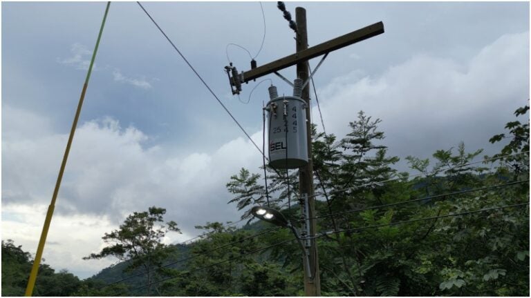 Iluminación de comunidades del sector Montaña