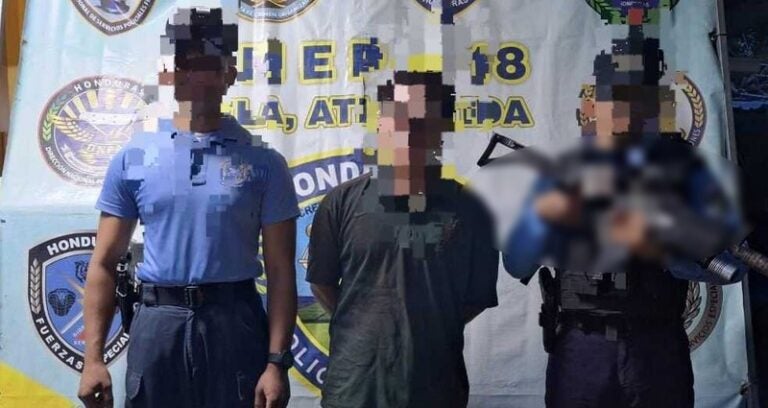 Arrestan guardia de seguridad en Tela