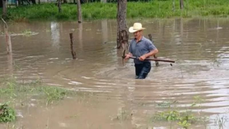 Extienden 24 horas más las alertas por lluvias