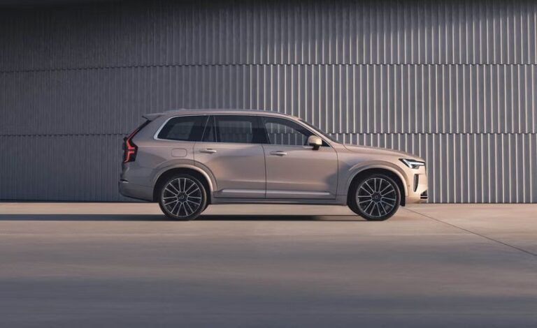 Volvo XC90 2025