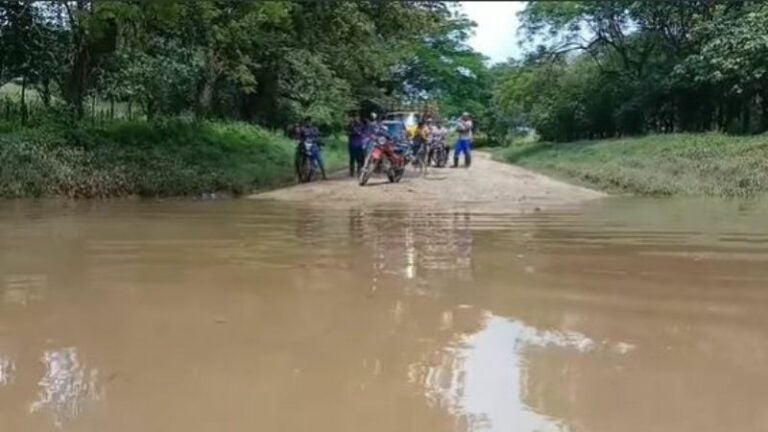 Conductor y su vehículo desaparecidos en la quebrada San Cálix, Olancho