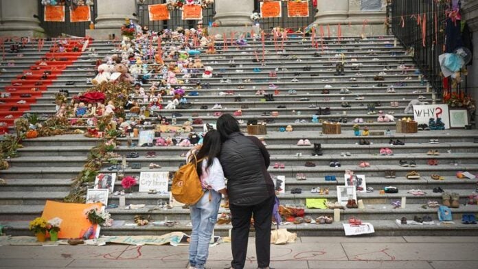 Madres indígenas luchan por encontrar a sus hijos desaparecidos en Canadá