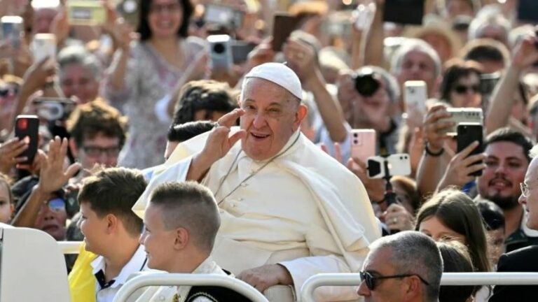 El papa viaja a Indonesia, la primera etapa de una gira por cuatro países