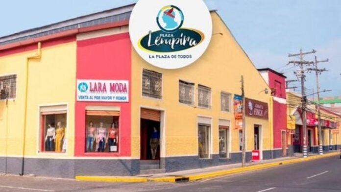 Locatarios reportan mejorías de ventas en la Plaza Lempira en SPS