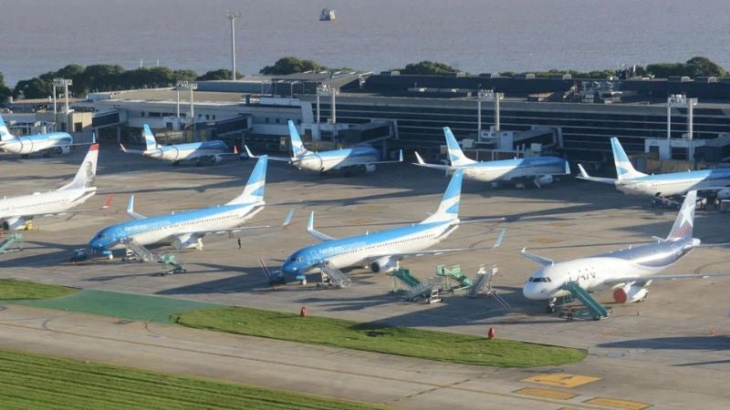 Aerolíneas Argentinas despide a 1,500 empleados