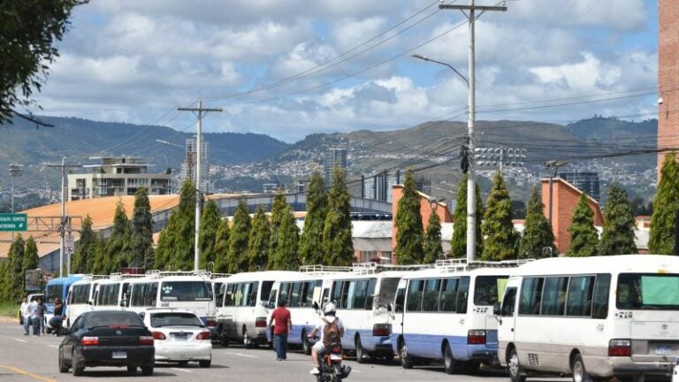 Transportistas anuncian convocatoria a asambleas informativas