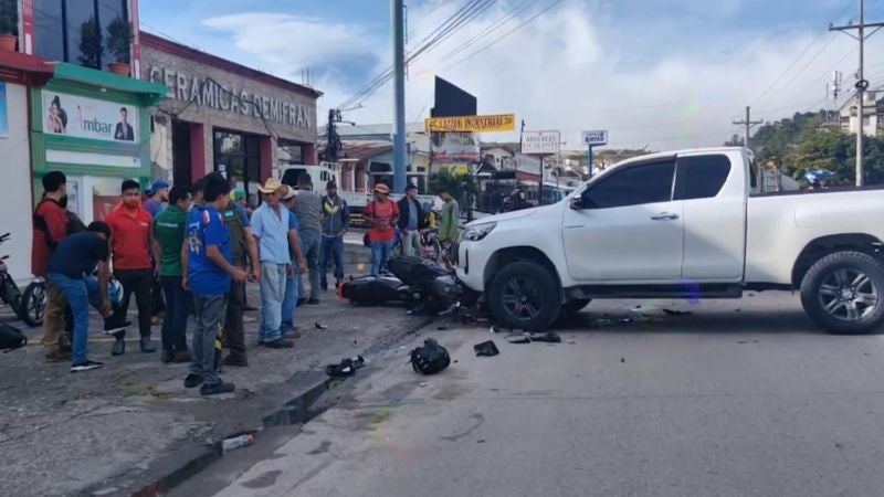 Video: Captan choque de motos y un vehículo en Copán