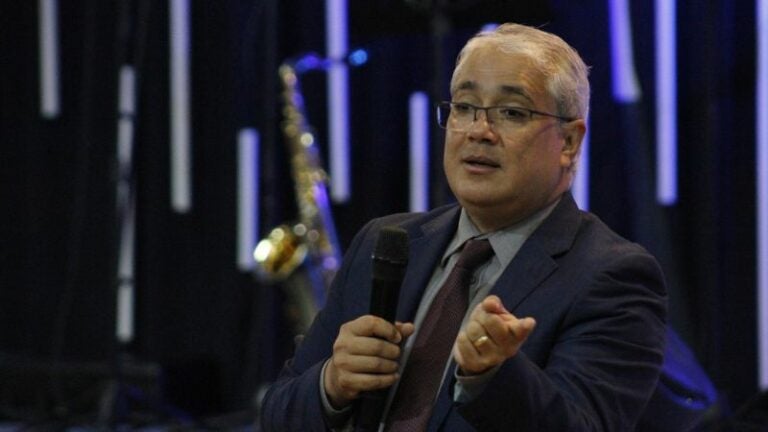 PASTOR TIRSO GUN