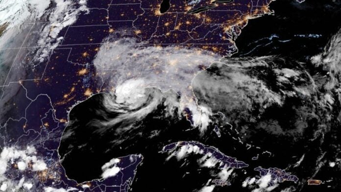 La tormenta tropical Francine avanza por el sur de USA