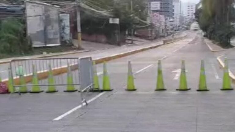 Acceso Juan Pablo cerrado