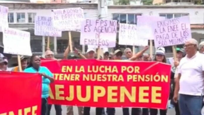 Jubilados pensionados ENEE protestan