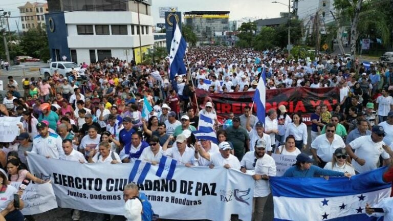 Opositores marchan en San Pedro Sula; exigen la llegada de la CICIH