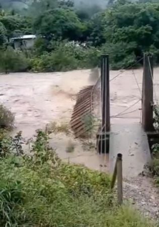 Cientos de familias damnificadas dejan las inundaciones en Choluteca