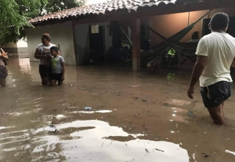 Cientos de familias damnificadas dejan las inundaciones en Choluteca