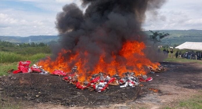 Destruyen cuatro toneladas de cocaína