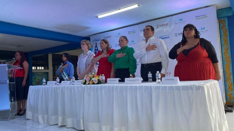 Fundación Diunsa y USAI inauguran proyecto de rehabilitación del CEB Álvaro Contreras (1)