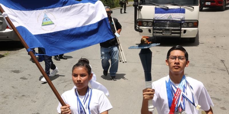 Honduras entrega a Nicaragua la antorcha de la libertad centroamericana