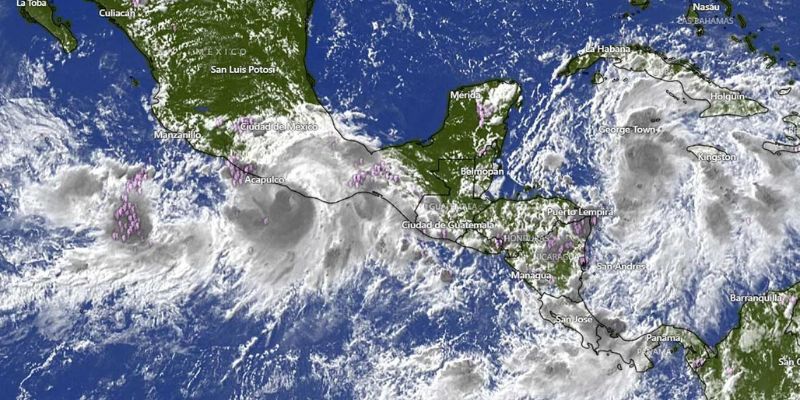 Huracán John se convierte en categoría 2 y pone en alerta en México