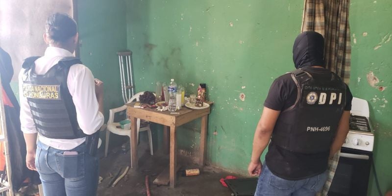 Desmantelan casa utilizada para rituales de brujería y magia negra en Yoro