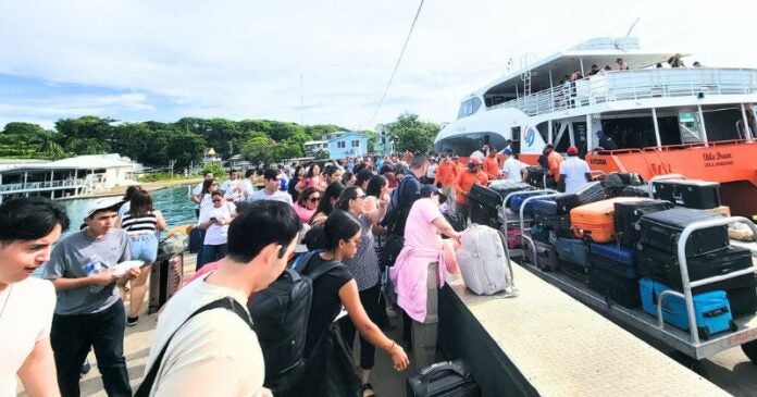 Sale primer ferry desde Puerto Cortés a Utila