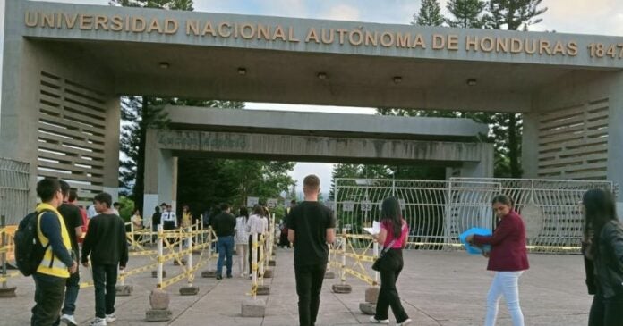 Más de 17,300 estudiantes hicieron PAA en la UNAH