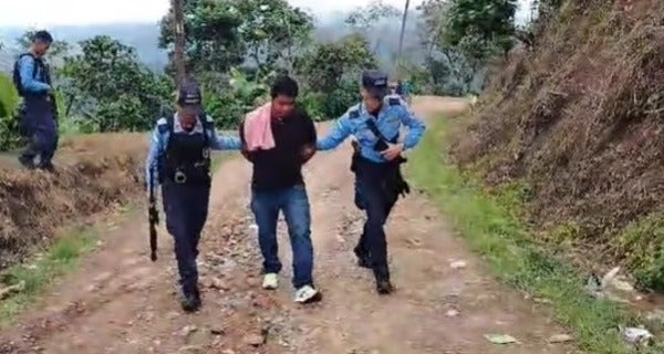 Hombre acribilla a vecino perro El Paraíso