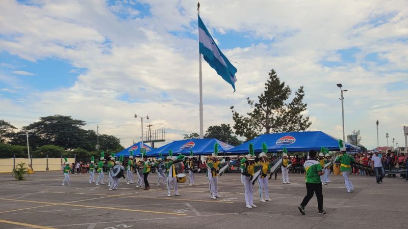 UTH cierra el mes patrio con una competencia de Bandas de Guerra