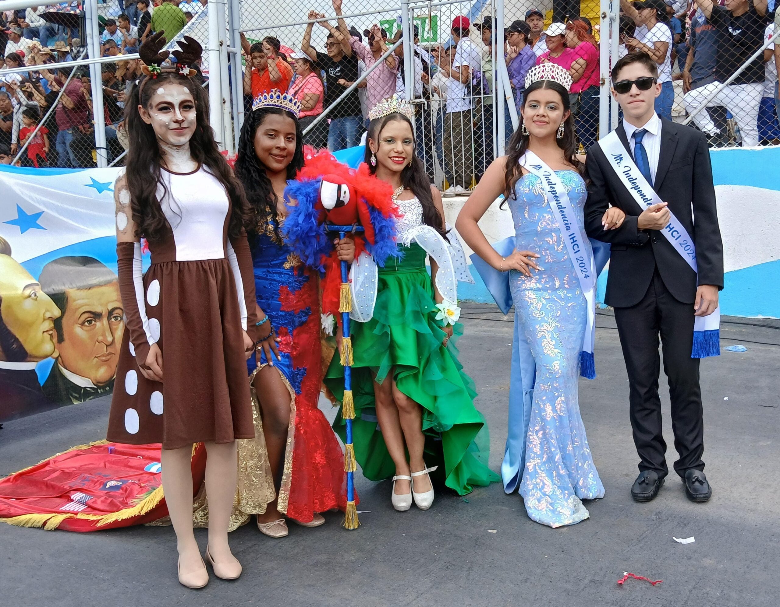 Con Fervor y patriotismo cautivaron los trajes típicos los institutos capitalinos