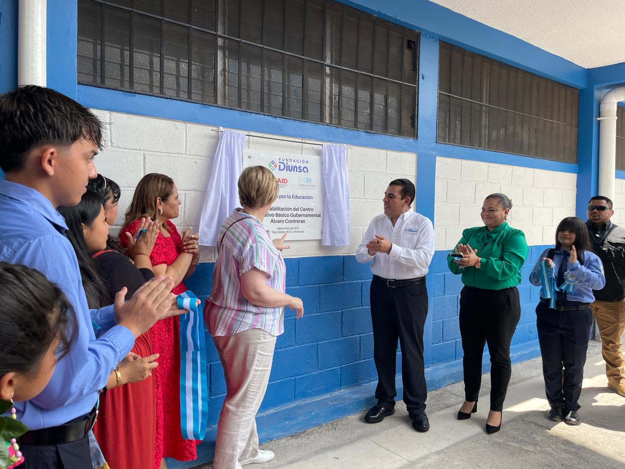 Fundación Diunsa y USAI inauguran proyecto de rehabilitación del CEB Álvaro Contreras