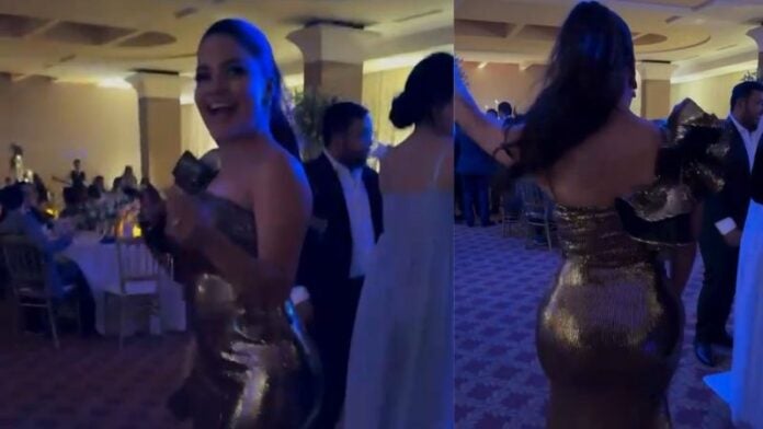 Ariela Cáceres bailando