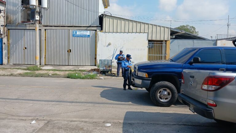 Muerto bajo un camión encuentran a hombre en barrio Guadalupe, SPS