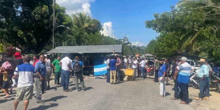 CA-13 tomada por protestas del sector ganadero