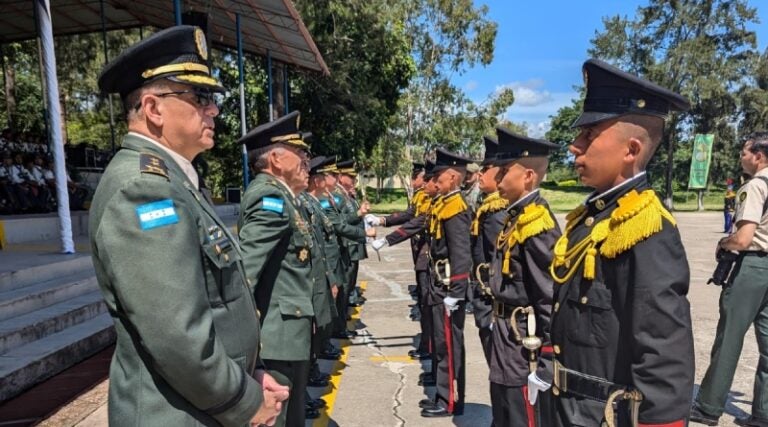 FFAA rinden homenaje en el natalicio de Francisco Morazán