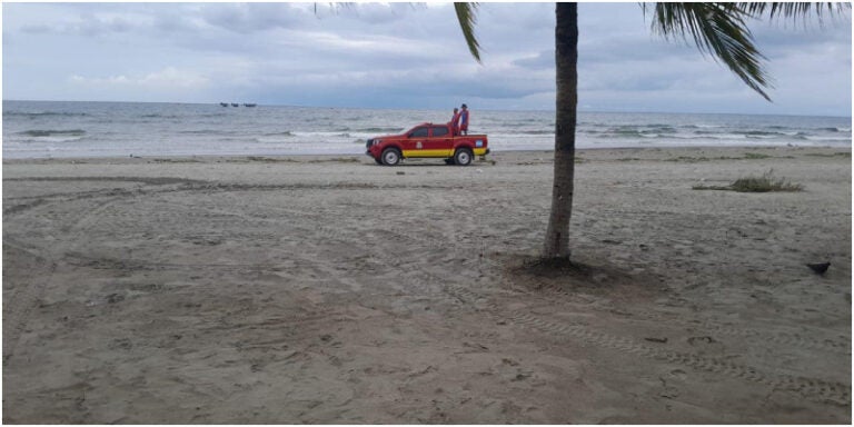 Cierran playa de Tela