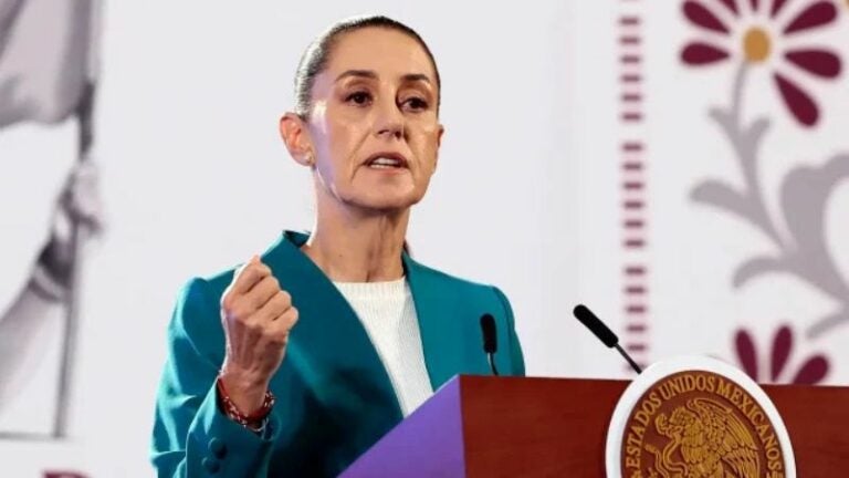 Presidenta de México dice que será imparcial ante situación en Venezuela