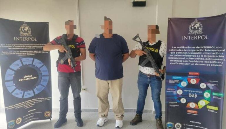 Por violación capturan a marino en el aeropuerto Villeda Morales