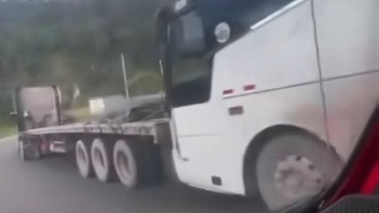 ¡Admirable! Conductor de rastra logra detener bus sin frenos en Ocotepeque