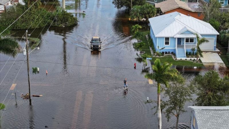 Aumentan casos de bacterias “come carne” en Florida tras el paso de huracanes