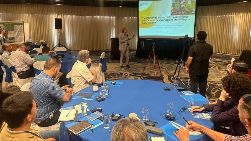 Con innovaciones tecnológicas buscan mejorar producción de café, frijol y maíz