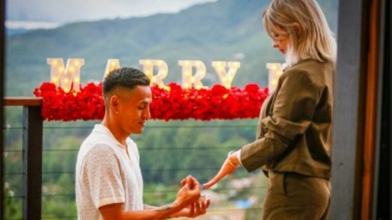 Flechado de por vida: Andy Najar pidió matrimonio a su novia