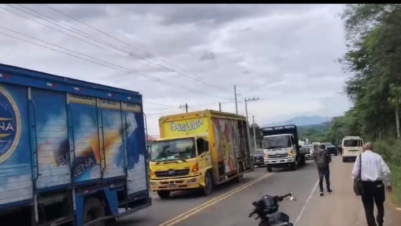 Docentes se toman carrerera en Olancho 