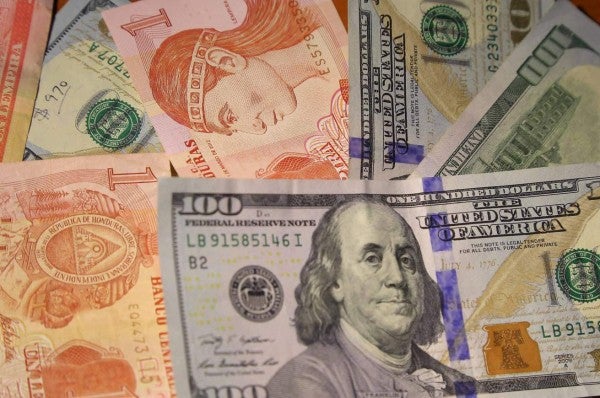 En 29 centavos se ha deslizado precio del lempira frente al dólar, reconoce SEFIN