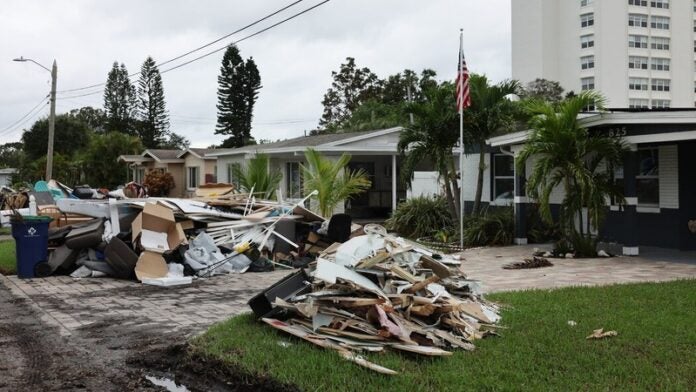 Hondureños damnificados en Florida piden apoyo a las autoridades