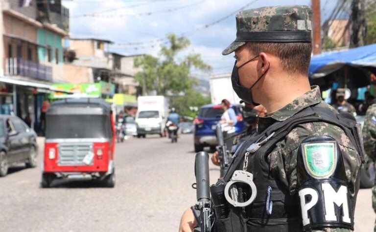 Ejecutan fuertes operativos en colonia La Peña y zonas aledañas en TGU