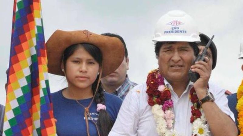 Detienen a padre de menor presuntamente abusada por Evo Morales