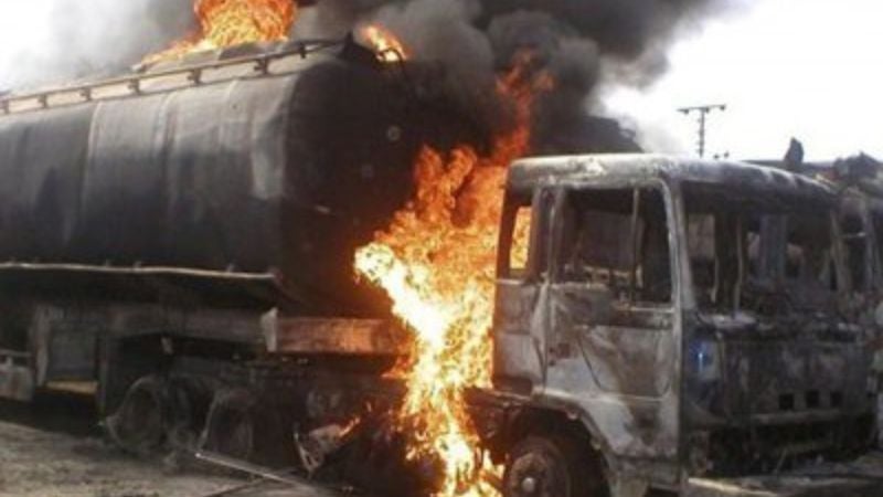 Al menos 140 muertos en Nigeria por la explosión de cisterna de combustible