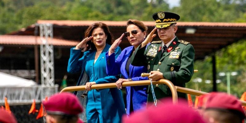 En ceremonia de ascensos FFAA conmemora el natalicio de Francisco Morázan