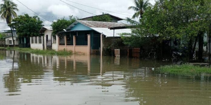 Lluvias dejan al menos 90 casas inundadas en Puerto Cortés